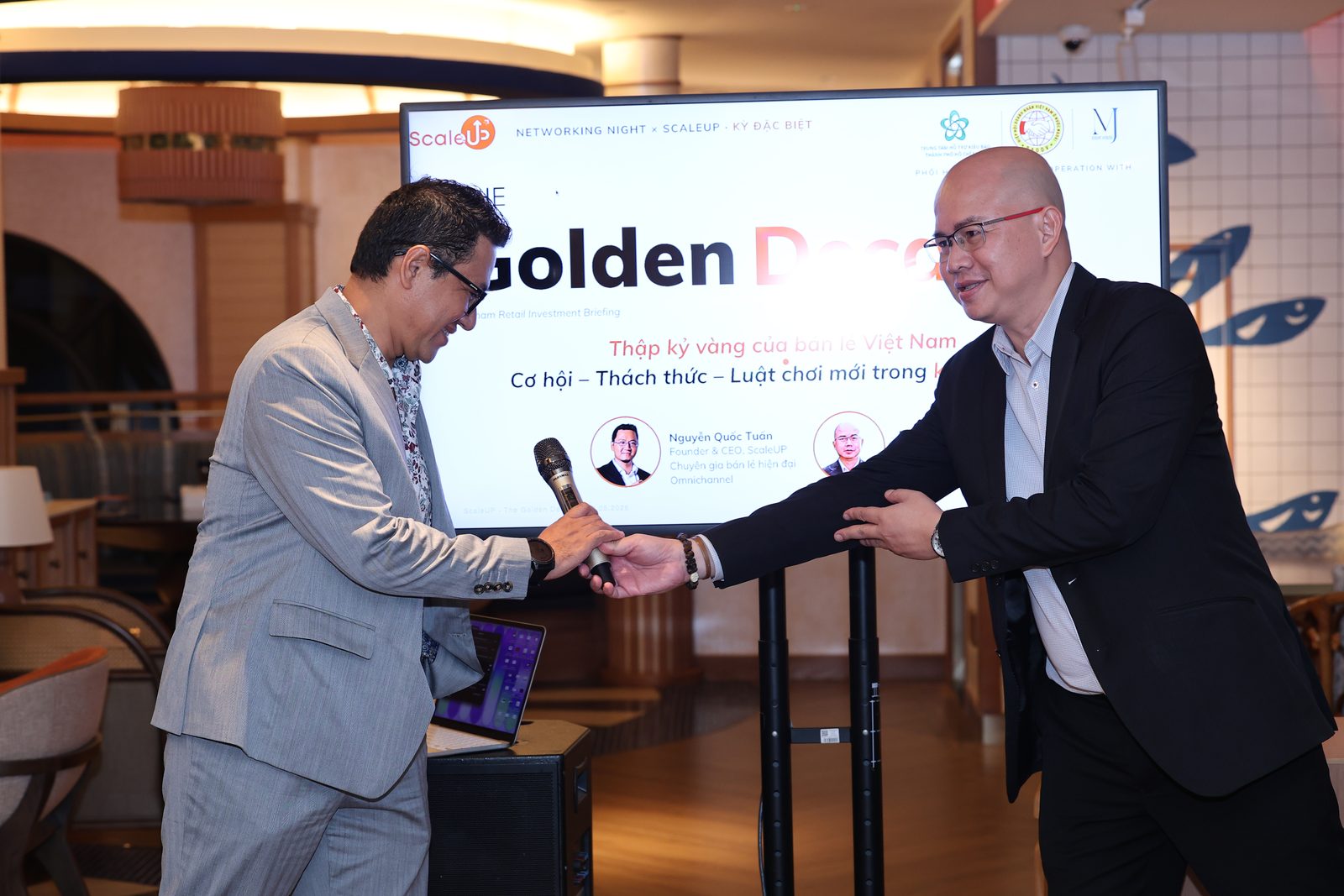 Khoảnh khắc tại sự kiện The Golden Decade